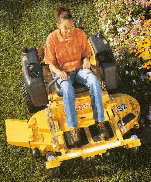 Hustler "FasTrak" riding lawn mowers - Image 1