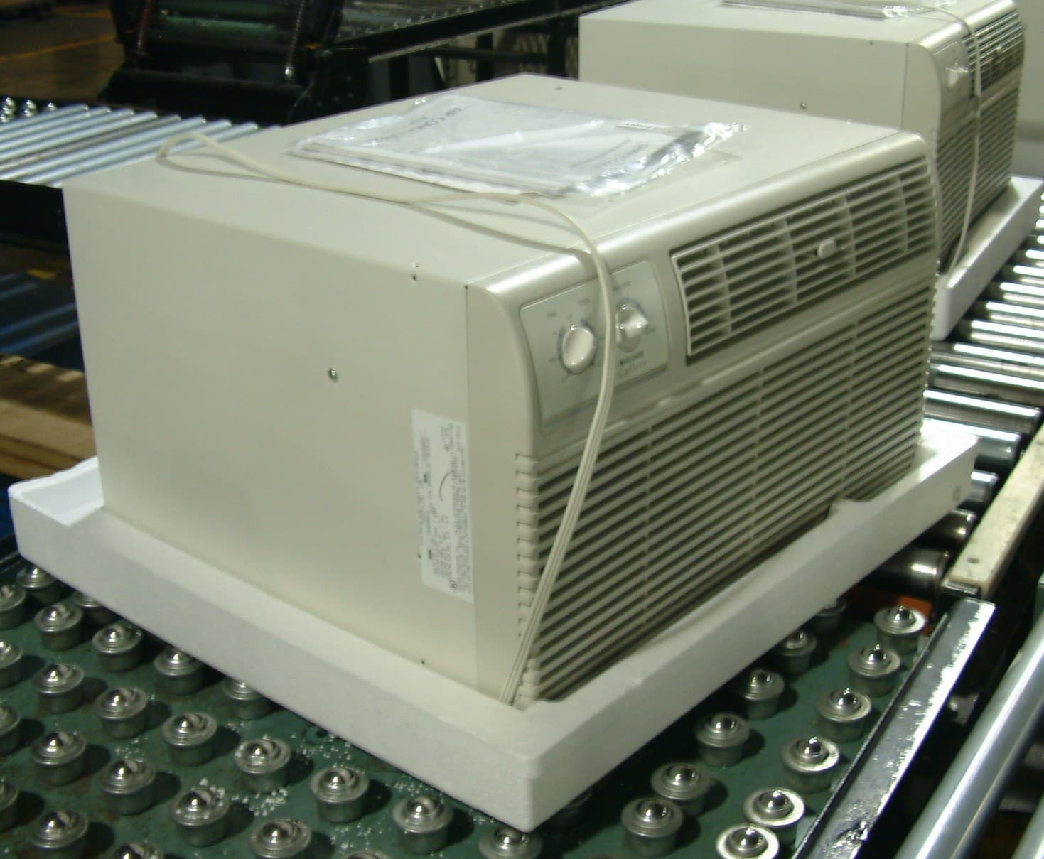 Room Air Conditioning and Heating Units - Image 1