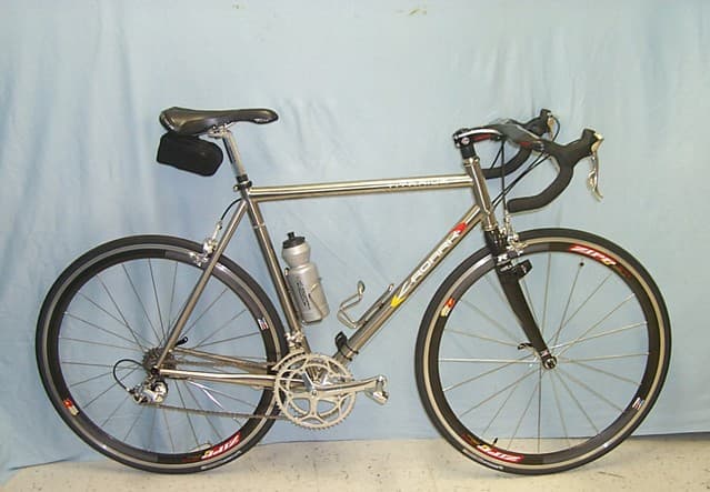 Titanium bicycle frame for road bicycles - Image 1