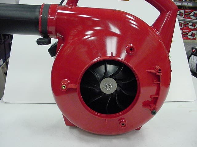 Homelite Vac Attack II Blower - Image 1