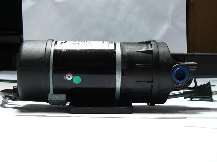 Flojet duplex II 115 VAC Pump, a component of the LeBleu Automatic 50-Gallon Bottled Water System - Image 2