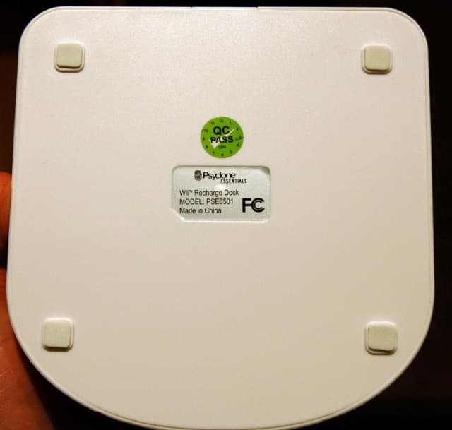 Psyclone Essentials and React Wii™ 4-Dock Battery Recharge Stations - Image 2