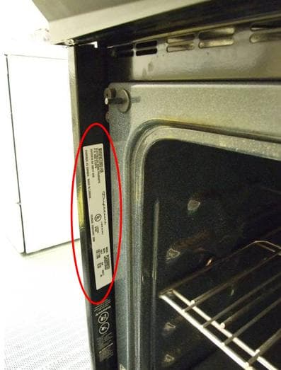 Frigidaire and Electrolux ICON Smoothtop Electric Cooktops and Frigidaire Slide-in Ranges with rotary knobs and digital displays - Image 3