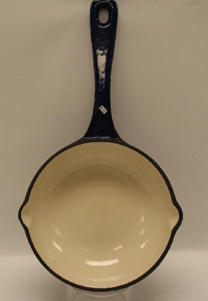 Enamel-coated 8-inch cast iron skillets - Image 1