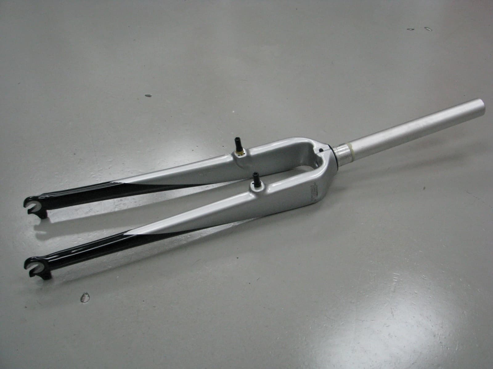 Bicycles with Advanced Group carbon forks - Image 1