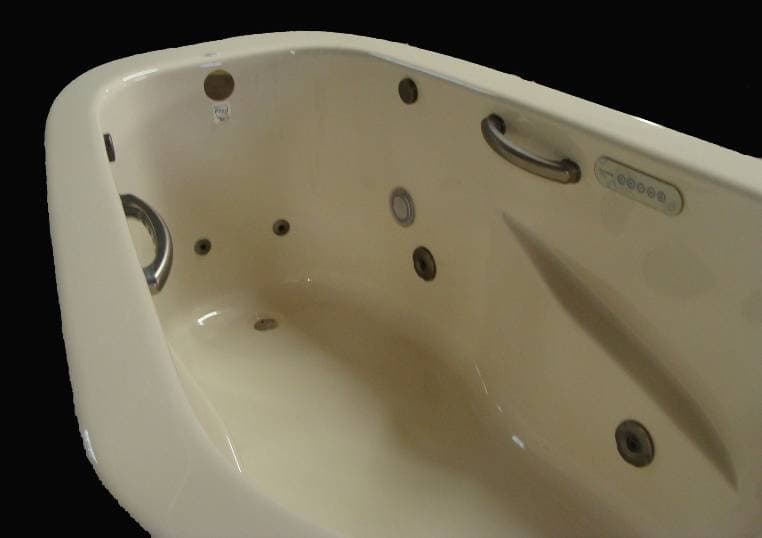 Acrylic Bathtubs, Whirlpools and Air Massage Bathtubs - Image 1
