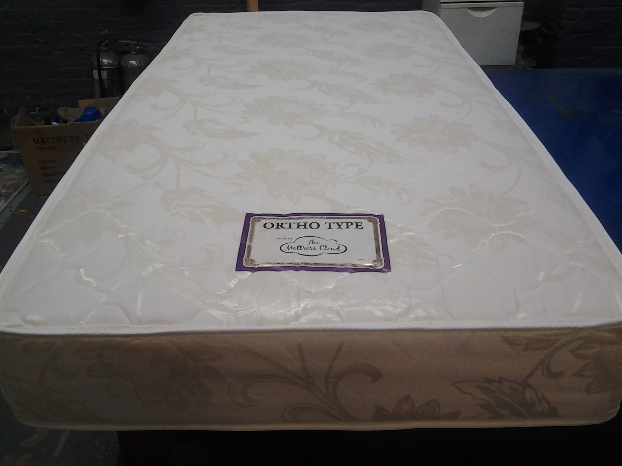 Mattresses and mattresses with foundations - Image 1