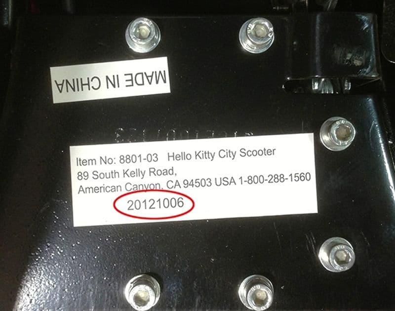 Motor Scooters with Hello Kitty graphics - Image 2