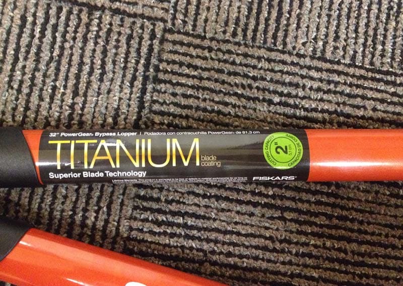 Fiskars® 32-Inch Bypass Lopper Shears - Image 2