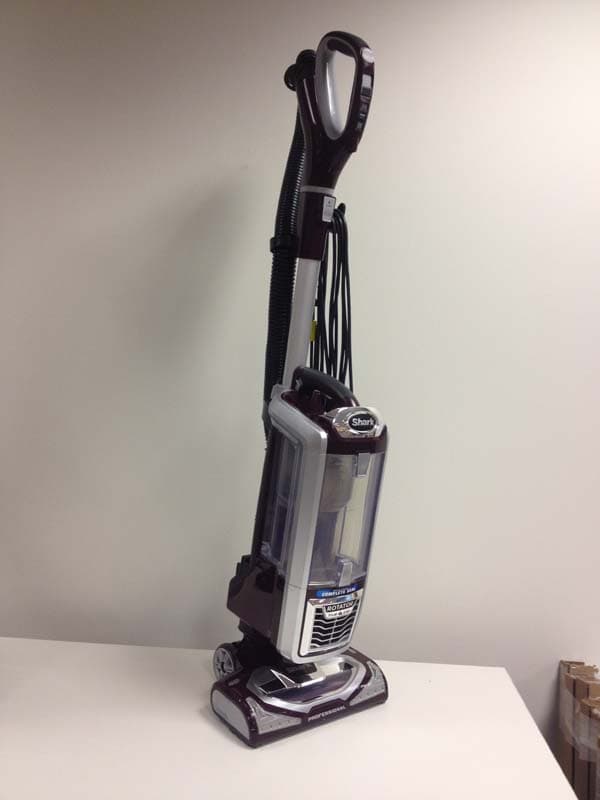 Shark Powered Rotator Lift-Away vacuum cleaners - Image 1