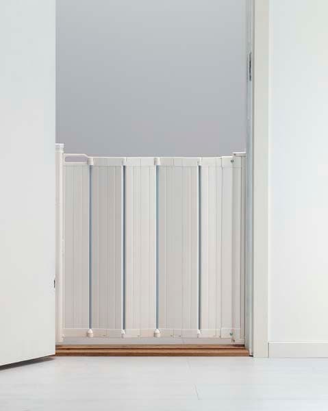 Safety gates and safety gate extensions - Image 1