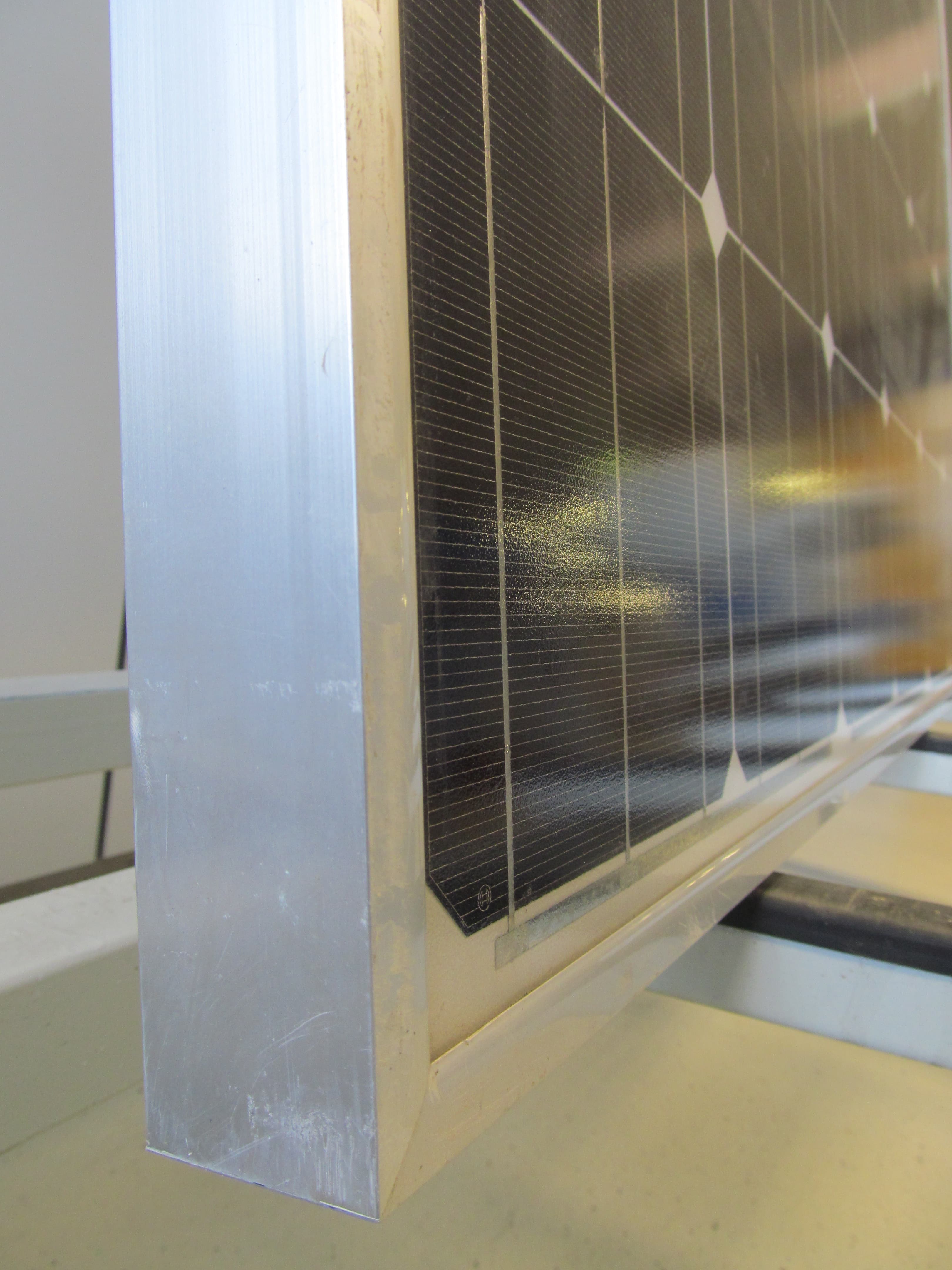 Roof-mounted Bosch solar panels - Image 2