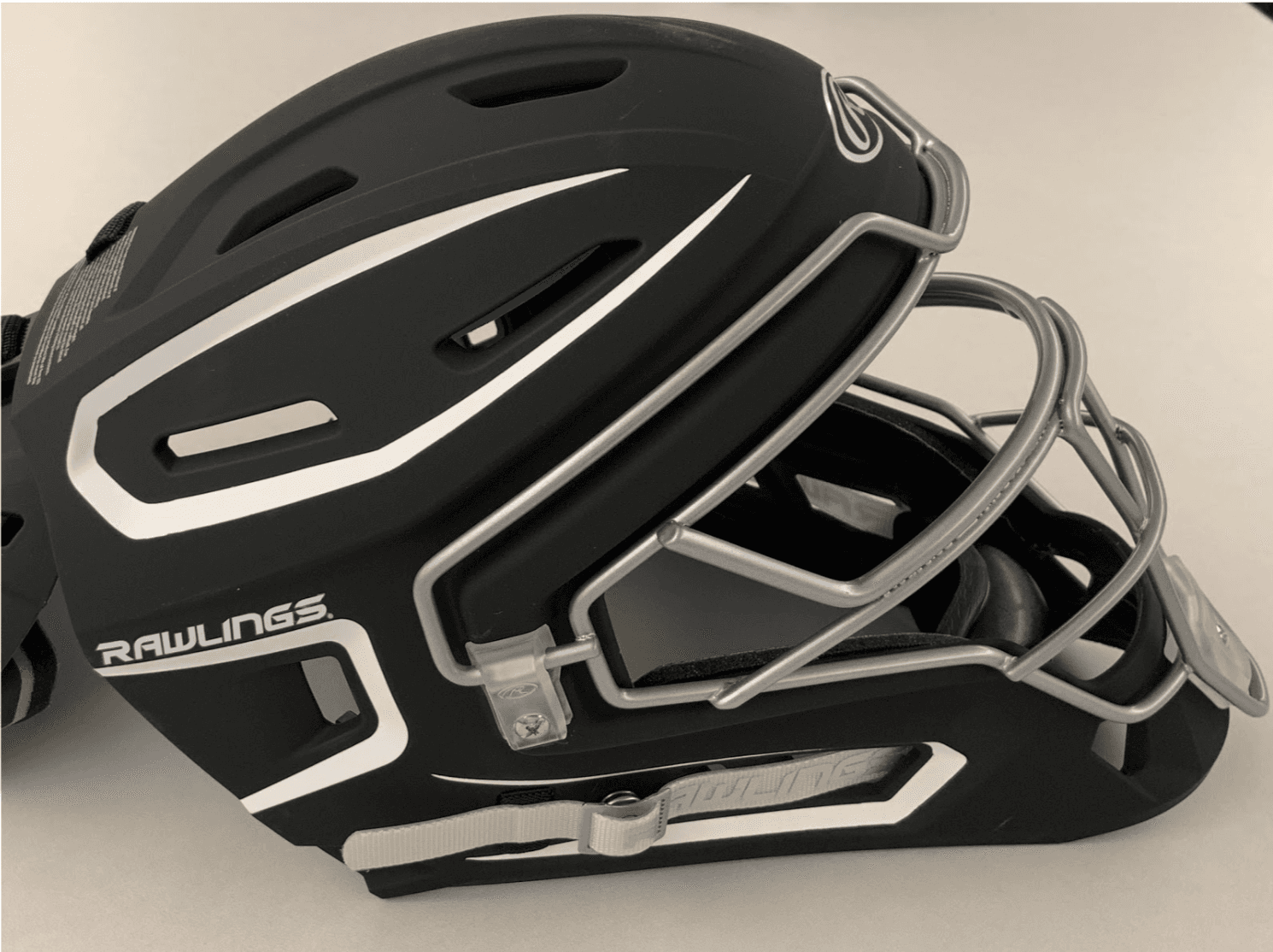 CHMACH-SR Senior Catchers helmets - Image 1