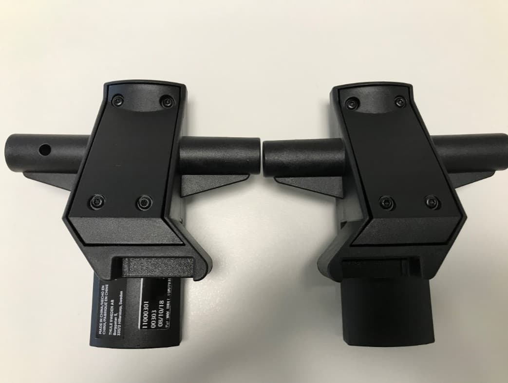 Thule Sleek Car Seat Adapters - Image 2