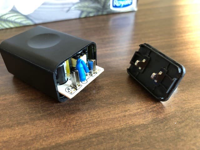 Series I power adapters for Skylight digital photo frames - Image 2