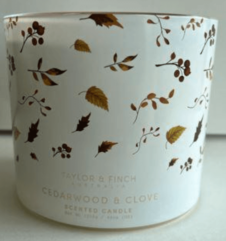 Taylor and Finch six-wick scented candles - Image 2