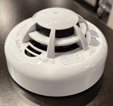 Apollo America 51000-600 Combination Smoke and Carbon Monoxide Detectors - Image 1