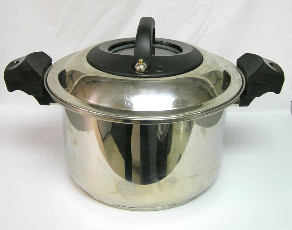 Bella Cucina Brand "Zip Cooker" Low Pressure Cooker - Image 1